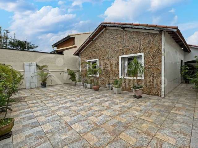 CASA à venda com 3 quartos em Peruíbe, no bairro Pampas