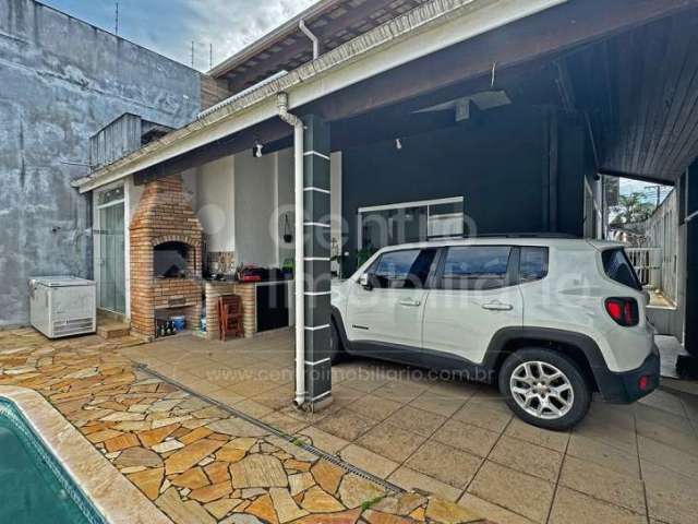 CASA à venda com piscina e 4 quartos em Peruíbe, no bairro Jardim Marcia