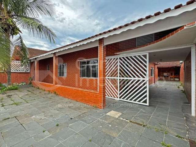 CASA à venda com 3 quartos em Peruíbe, no bairro Balneario Florida