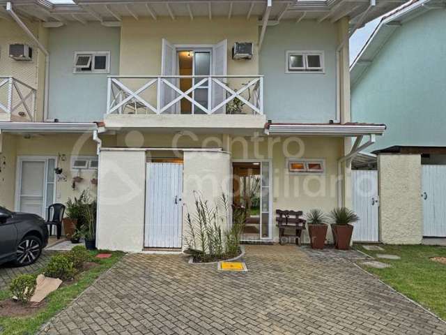 CASA à venda com 3 quartos em Peruíbe, no bairro Balneario Sambura