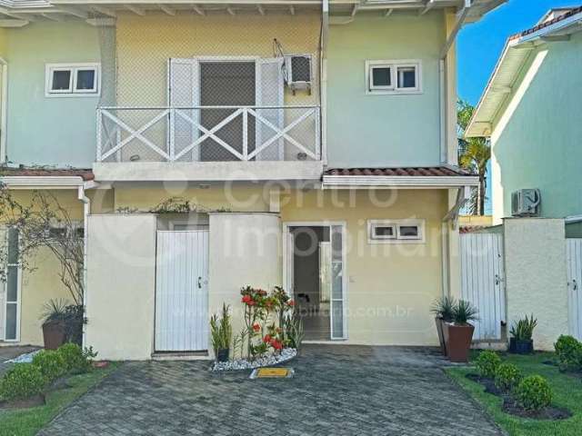 CASA à venda com 3 quartos em Peruíbe, no bairro Balneario Sambura