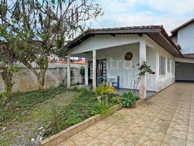 CASA à venda com 2 quartos em Peruíbe, no bairro Balneario Continental