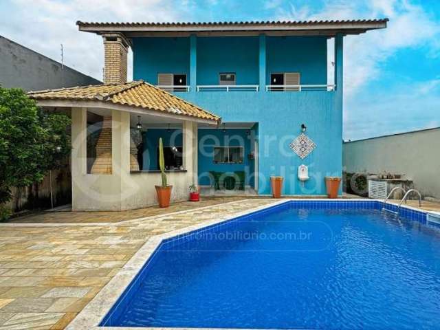 CASA à venda com piscina e 4 quartos em Peruíbe, no bairro Balneario Arpoador