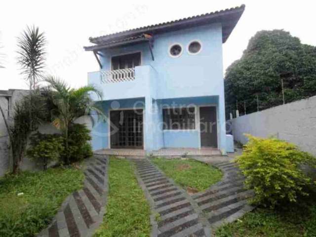 CASA à venda com 5 quartos em Peruíbe, no bairro Centro