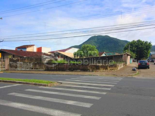 TERRENO à venda em Peruíbe, no bairro Centro