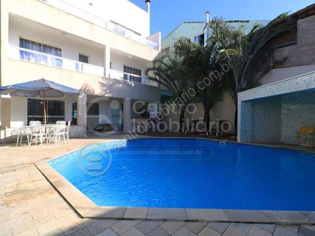 CASA à venda com piscina e 3 quartos em Peruíbe, no bairro Maria H Novaes