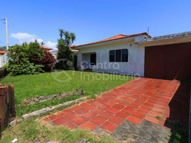 CASA à venda com 2 quartos em Peruíbe, no bairro Balneario Sambura