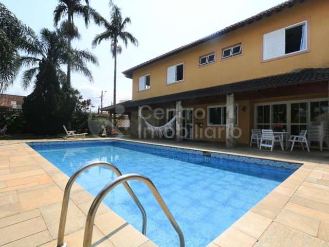 CASA à venda com piscina e 4 quartos em Peruíbe, no bairro Balneario Josedy