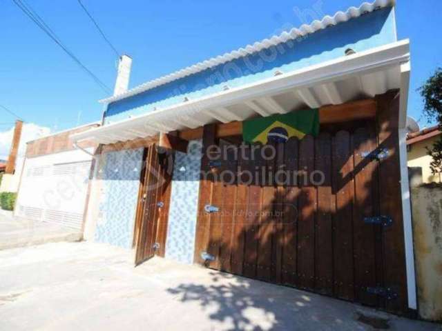 CASA à venda com 2 quartos em Peruíbe, no bairro Centro