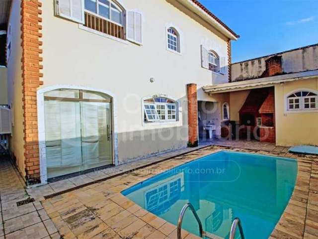 CASA à venda com piscina e 5 quartos em Peruíbe, no bairro Centro