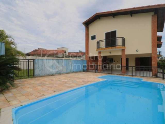 CASA à venda com piscina e 5 quartos em Peruíbe, no bairro Jardim Icaraiba