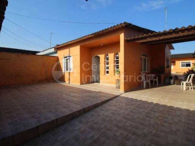 CASA à venda com 3 quartos em Peruíbe, no bairro Jardim Brasil