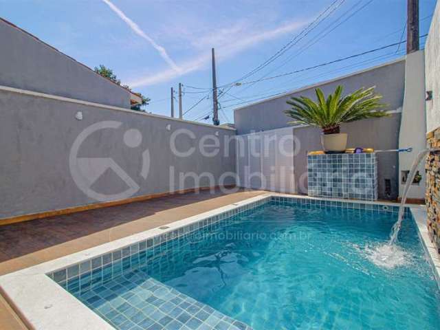 CASA à venda com piscina e 2 quartos em Peruíbe, no bairro Estancia dos Eucaliptos