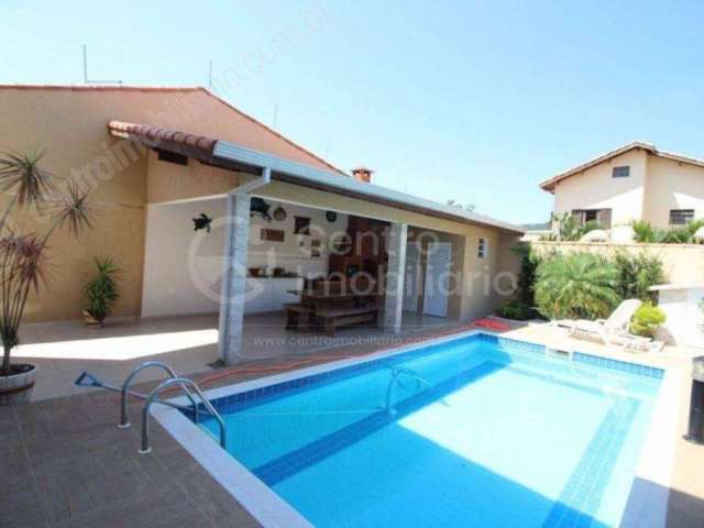 CASA à venda com piscina e 6 quartos em Peruíbe, no bairro Centro