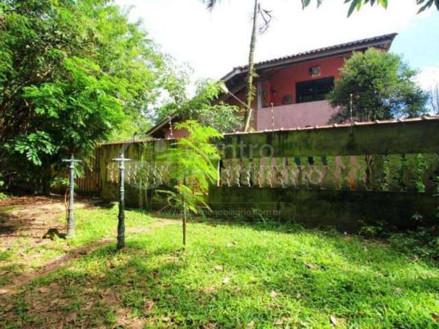 CASA à venda com 3 quartos em Peruíbe, no bairro Manaca dos Itatins