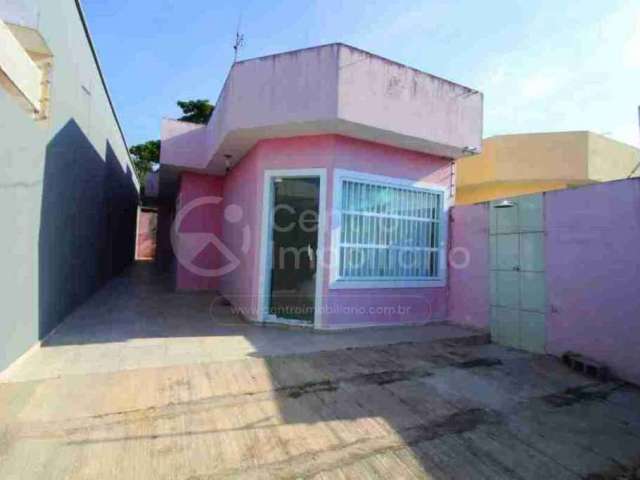 CASA à venda com 2 quartos em Peruíbe, no bairro Jardim Ribamar