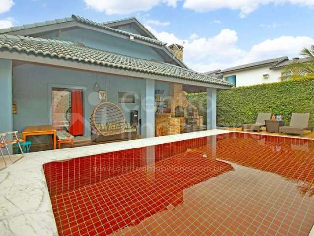 CASA à venda com piscina e 4 quartos em Peruíbe, no bairro Bougainvillee II