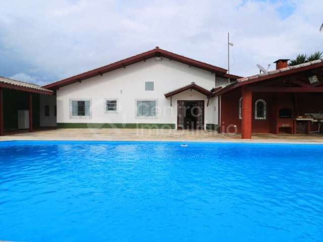 CASA à venda com piscina e 4 quartos em Peruíbe, no bairro Nova Peruíbe