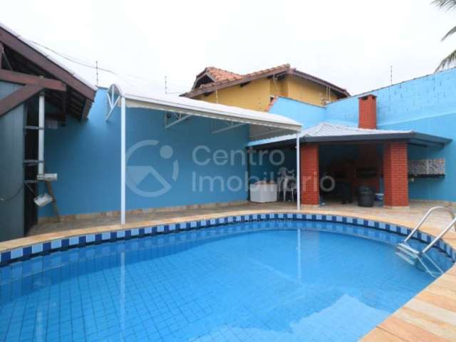 CASA à venda com piscina e 3 quartos em Peruíbe, no bairro Balneario Barra de Jangada