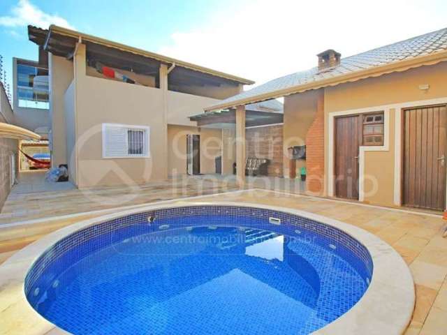 CASA à venda com piscina e 3 quartos em Peruíbe, no bairro Jardim Beira Mar