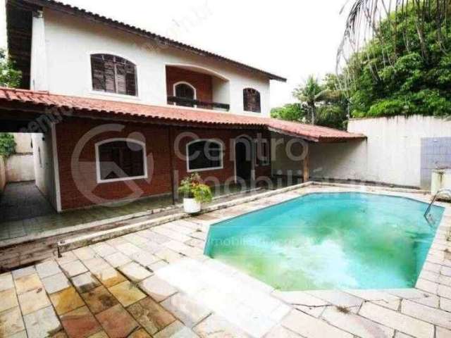 CASA à venda com piscina e 5 quartos em Peruíbe, no bairro Estancia Balnearia Convento Velho