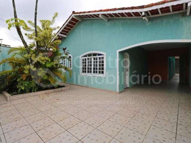 CASA à venda com 3 quartos em Peruíbe, no bairro Jardim Peruibe