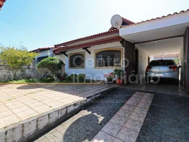 CASA à venda com 3 quartos em Peruíbe, no bairro Balneario Barra de Jangada