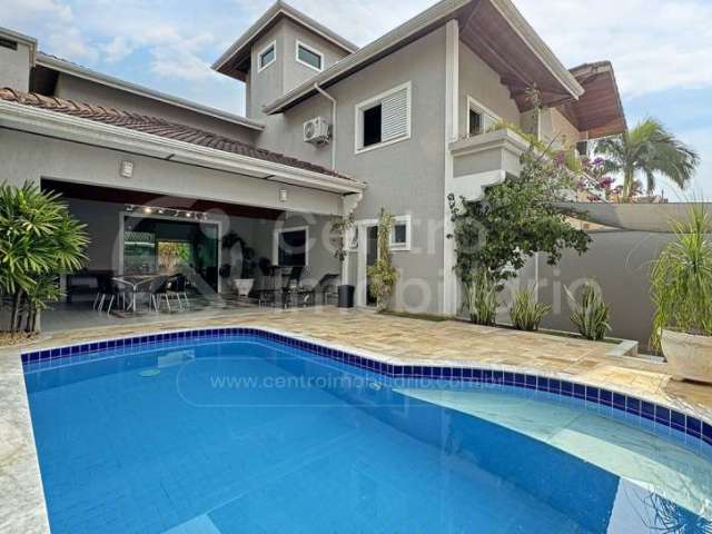 CASA à venda com piscina e 4 quartos em Peruíbe, no bairro Jardim Imperador