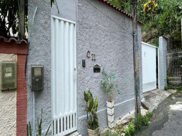 Casa para Venda em Niterói, Santa Rosa, 3 dormitórios, 1 suíte, 1 banheiro, 2 vagas