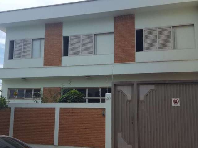 Casa com 3 quartos à venda no Centro, São João da Boa Vista  por R$ 635.000