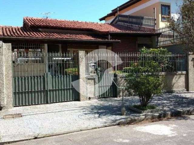 Casa para venda com 360 metros quadrados com 4 quartos em São Francisco - Niterói - RJ