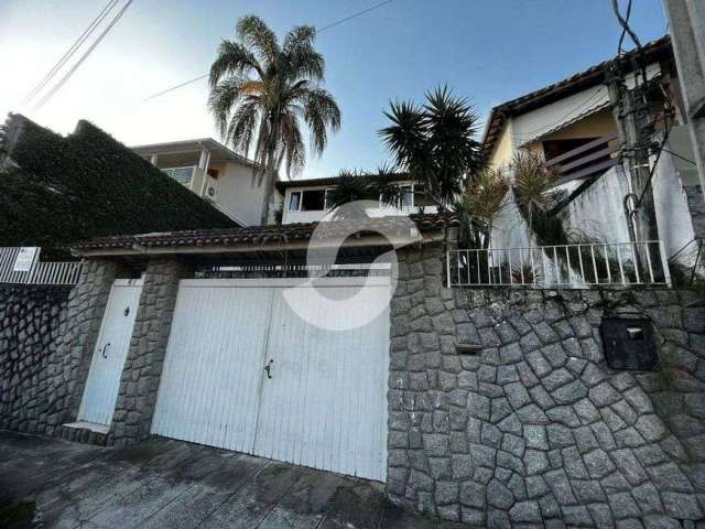 Casa para venda possui 420 metros quadrados com 5 quartos em São Francisco - Niterói - RJ