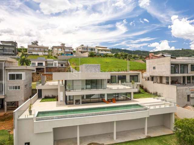 Luxuosa Casa em Condomínio Santa Fé - Joanópolis por R$ 6,9M