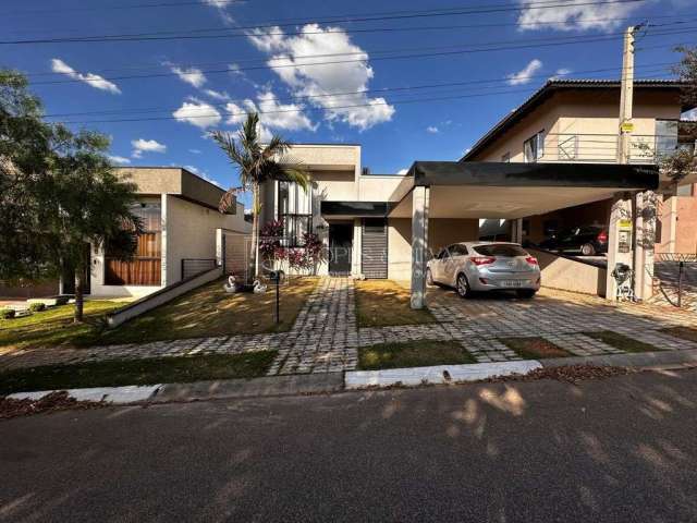 Casa em Condomínio Atibaia Park I: 3 Quartos, 1 Suíte, Piscina