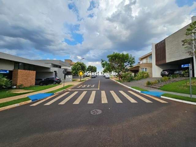 Terreno a venda no condomínio Terras de Siena. Bairro Vila do Golf.