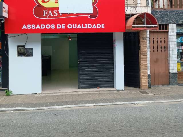 Casa, com ponto comercial no centro de Cabo Frio