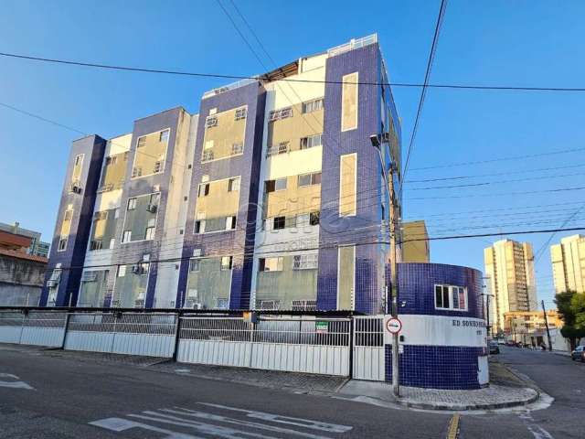 Apartamento com 3 quartos à venda na Rua Martinho Rodrigues, 372, Fátima, Fortaleza por R$ 250.000