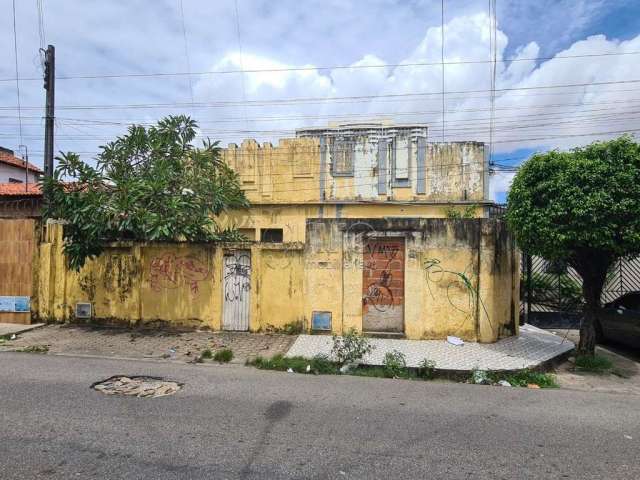 Casa com 2 quartos à venda na Senador Alencar, 1301, Centro, Fortaleza por R$ 200.000