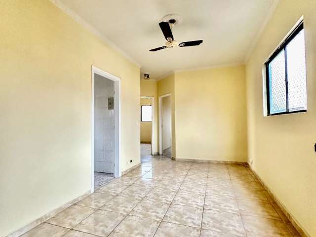 Apartamento na Aviação com 2 Dormitórios! 400 Metros Da Praia!