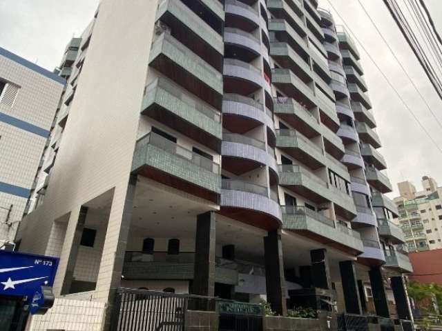 Apartamento com 3 Dormitórios 1 Suíte apenas 200 Metros da Praia!