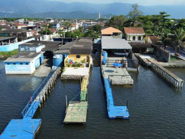 Vende-Se Náutica na Ilha Caraguata Cubatão!