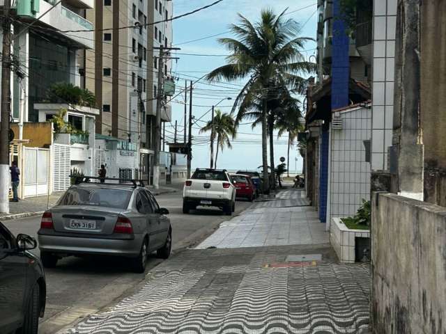 Casa Individual Para Locação! 200 Metros da Praia!