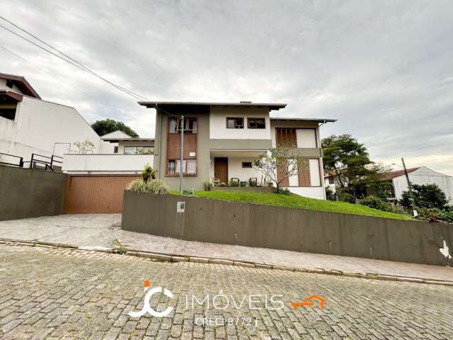 Casa com 4 dormitórios sendo 2 suítes à venda, 339 m² por R$ 1.500.000 - Vila Nova - Blumenau/SC