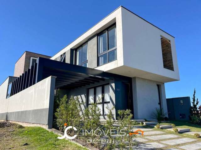 Excelente Casa no Bairro Ponta Aguda em Blumenau com 3 Dormitórios (3 suítes) e 325 m²