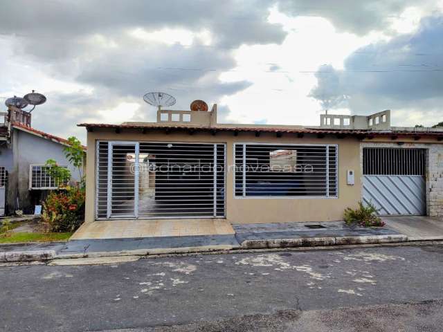 Casa Mobiliada em Condomínio na Torquato - 2 Quartos