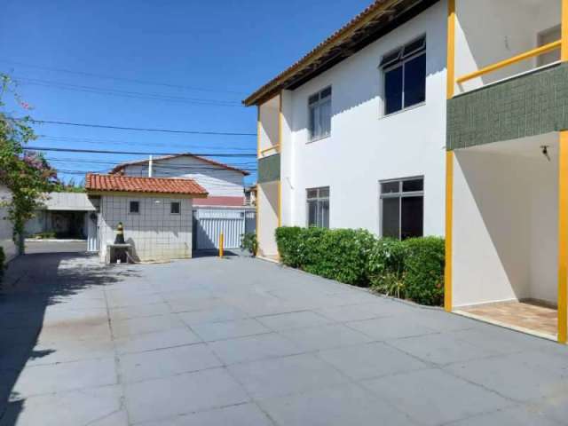 Casa em condomínio fechado com 3 quartos para alugar na Rua Gilberto Freyre, Stella Maris, Salvador, 130 m2 por R$ 3.000