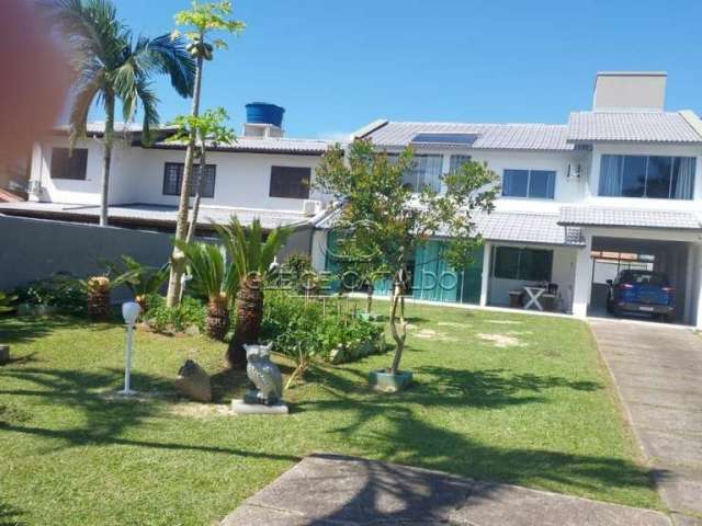 Casa com 4 quartos para alugar na Servidão Família Nunes, 240, Campeche, Florianópolis por R$ 8.500