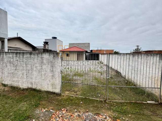 Casa Para Vender com 3 quartos no bairro Praia do Sonho em Palhoça