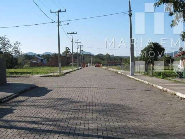 Terreno à venda no Ratones, Florianópolis  por R$ 440.000