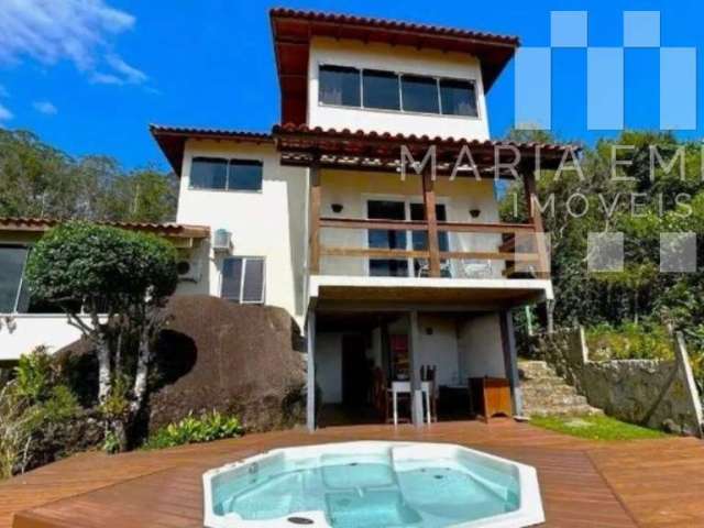 Casa com 3 quartos à venda no Cacupé, Florianópolis  por R$ 2.500.000